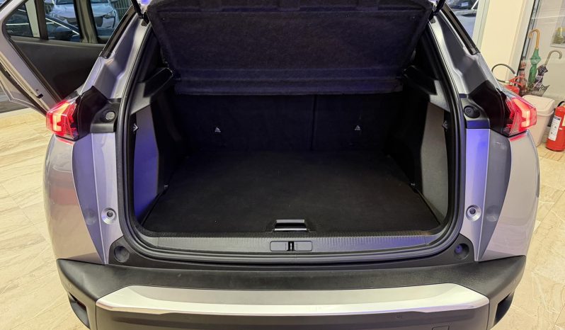 Peugeot 2008 1.5 HDI 2021. god. NAVI LED 8 mm lanac full
