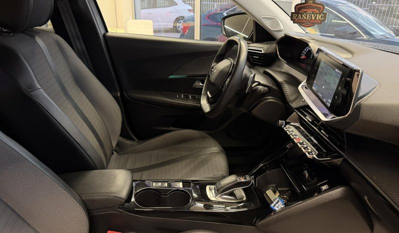 Peugeot 2008 1.5 HDI 2021. god. NAVI LED 8 mm lanac full