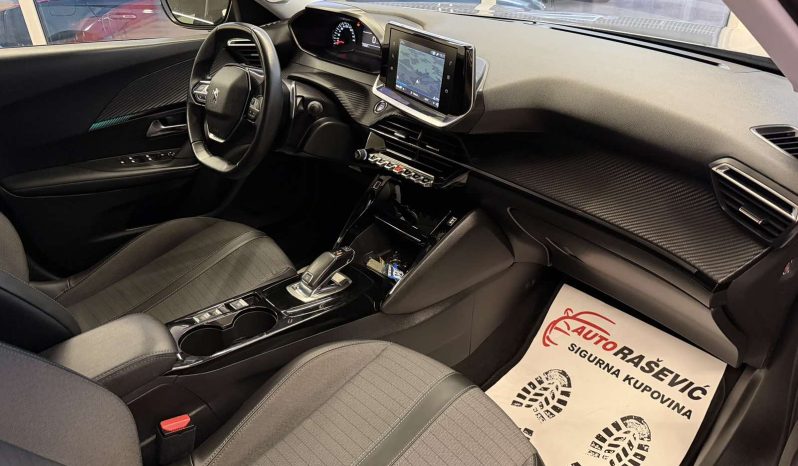 Peugeot 2008 1.5 HDI 2021. god. NAVI LED 8 mm lanac full