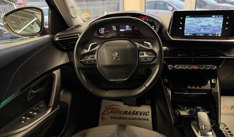 Peugeot 2008 1.5 HDI 2021. god. NAVI LED 8 mm lanac full
